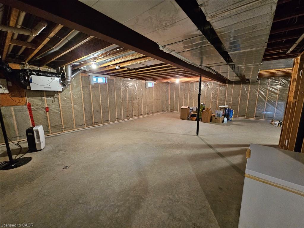 39 Ross Avenue N Property Photo 35