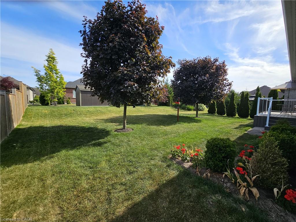 39 Ross Avenue N Property Photo 41
