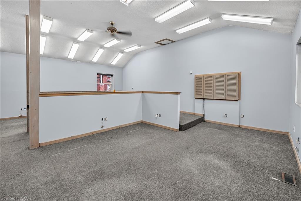 75 Young Street Property Photo 4