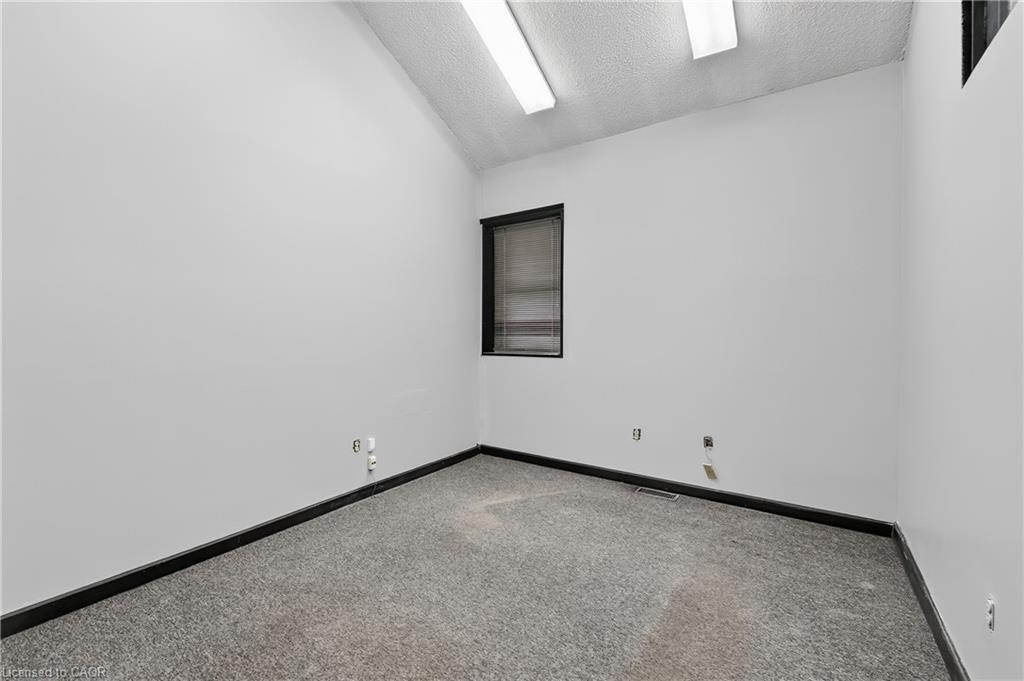 75 Young Street Property Photo 7