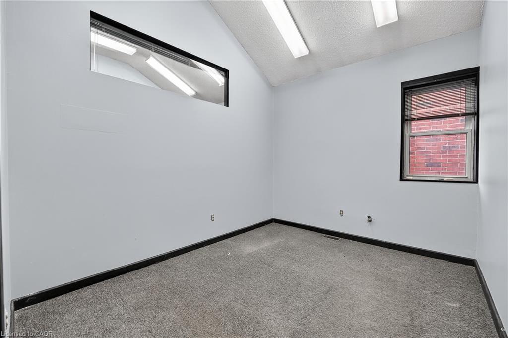75 Young Street Property Photo 8