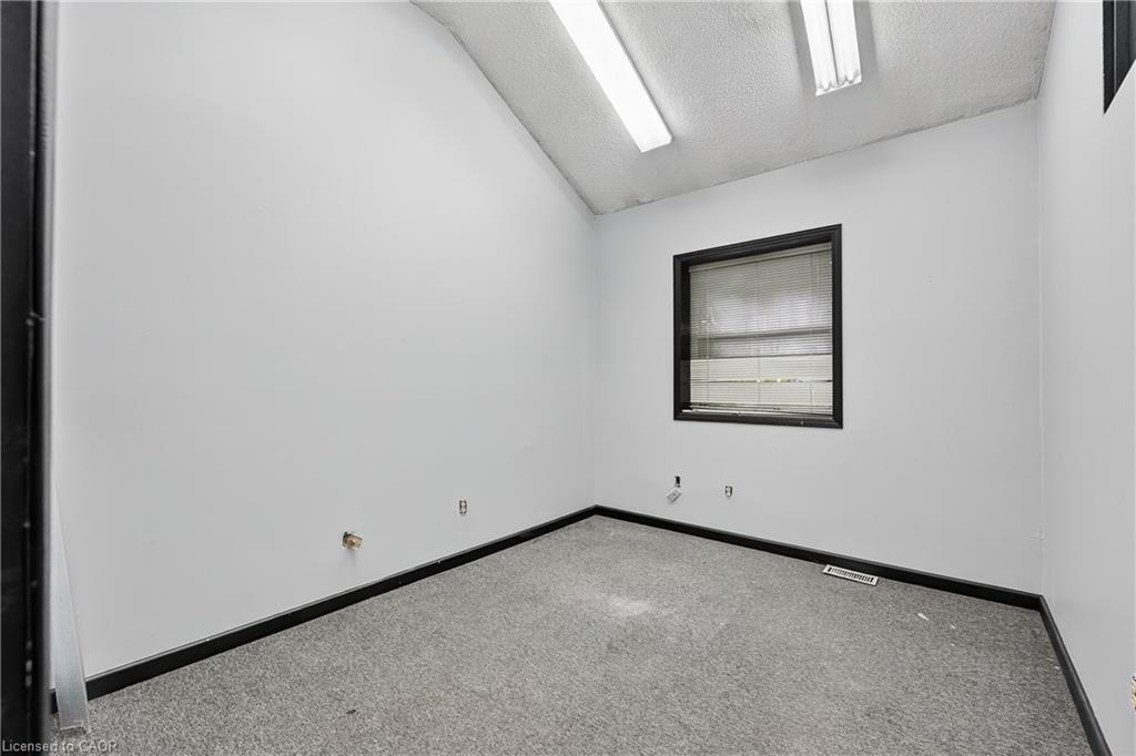 75 Young Street Property Photo 9