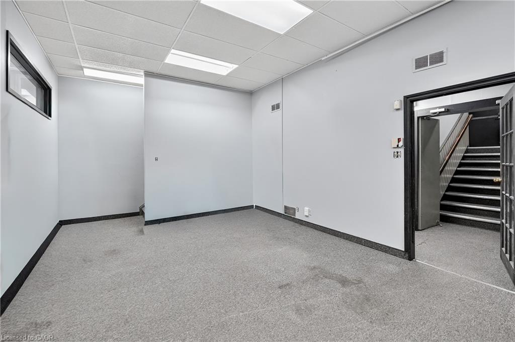 75 Young Street Property Photo 15