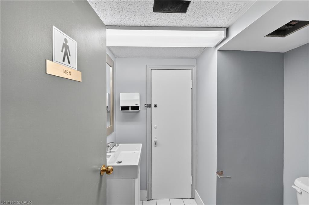 75 Young Street Property Photo 19
