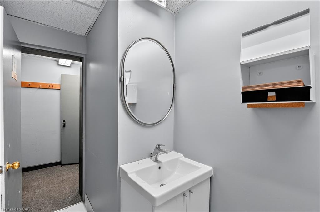 75 Young Street Property Photo 20