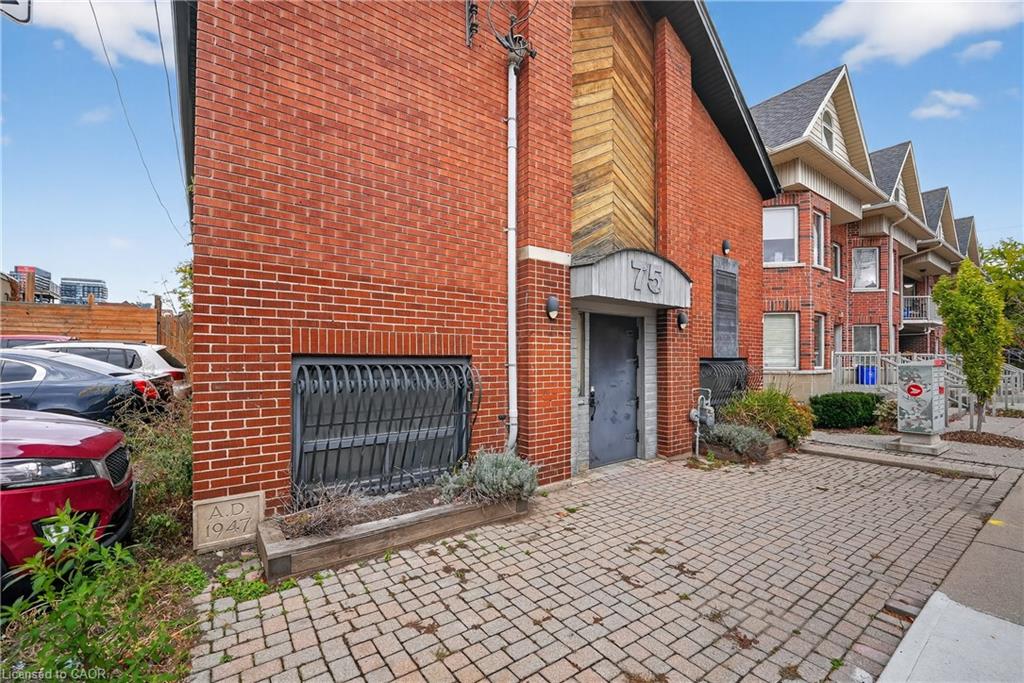 75 Young Street Property Photo 25