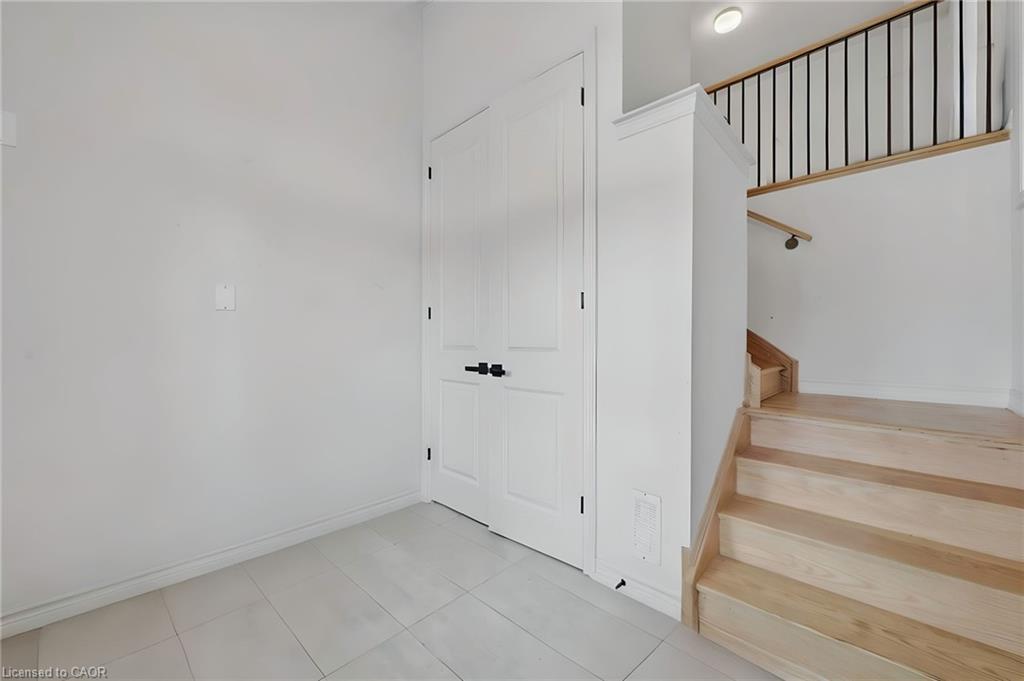 1025 Trailsview Avenue Property Photo 7