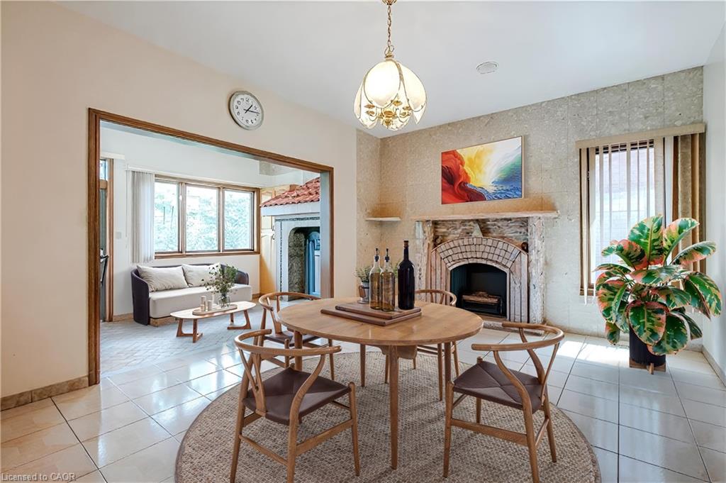 27 Mulholland Avenue Property Photo 6