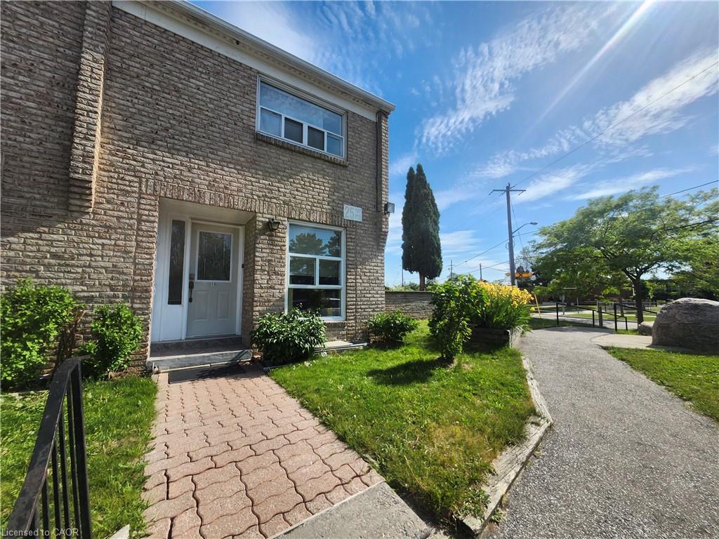 15-25 Gosford Boulevard