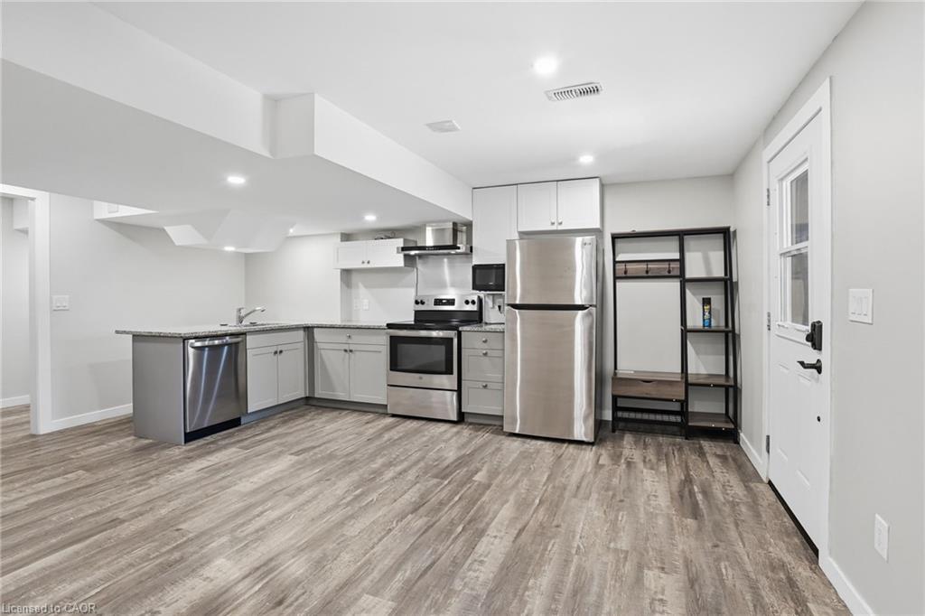 43 Fleming Crescent Property Photo 2