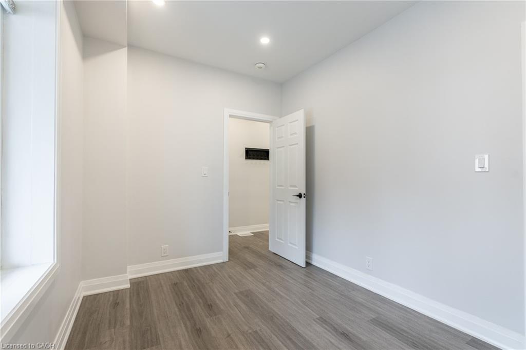 536 Cannon Street E Property Photo 6