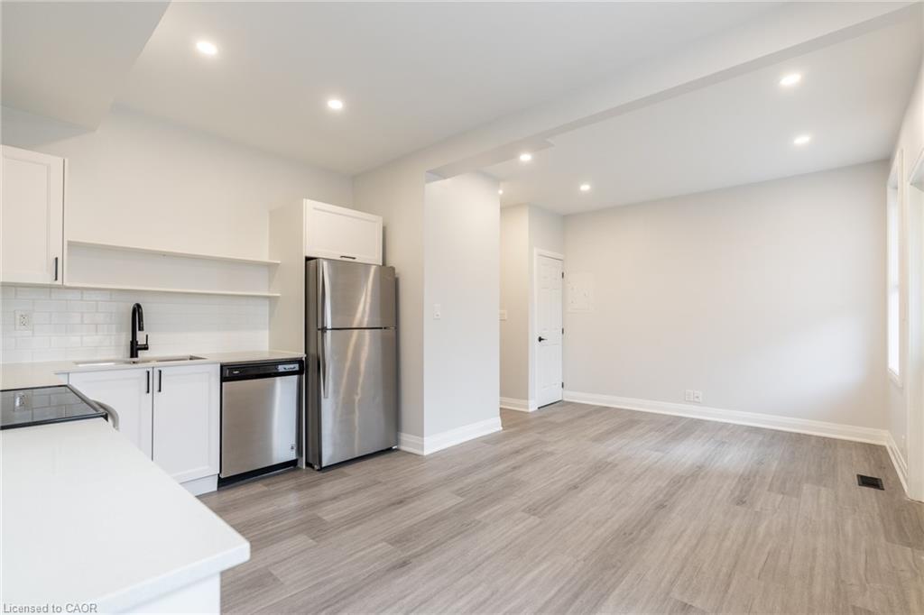 536 Cannon Street E Property Photo 14