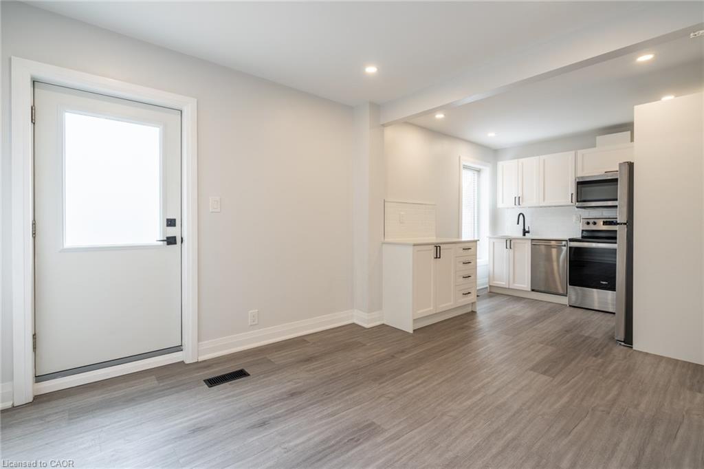536 Cannon Street E Property Photo 24