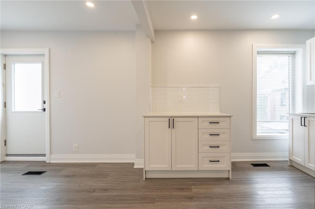 536 Cannon Street E Property Photo 26