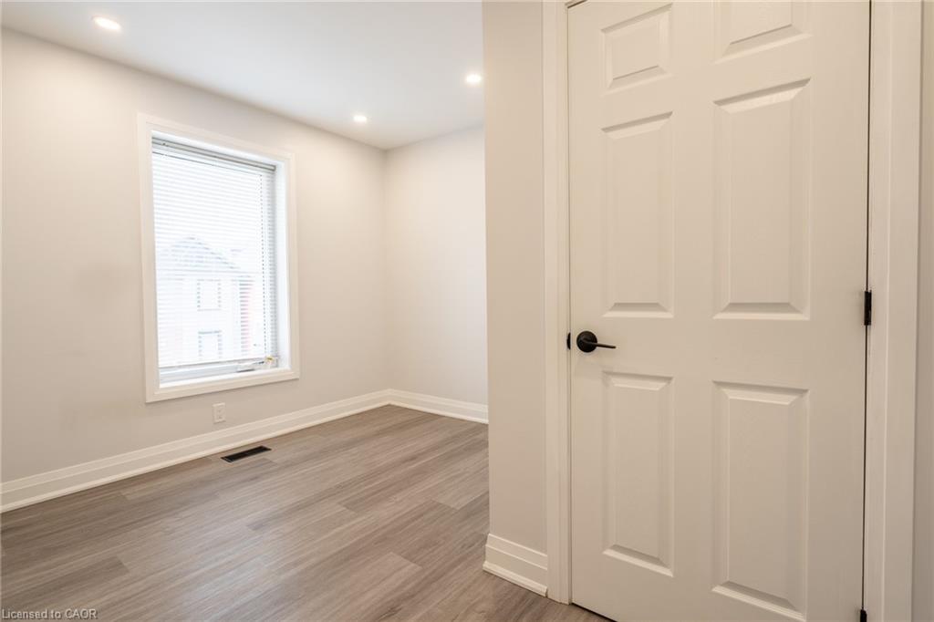 536 Cannon Street E Property Photo 31