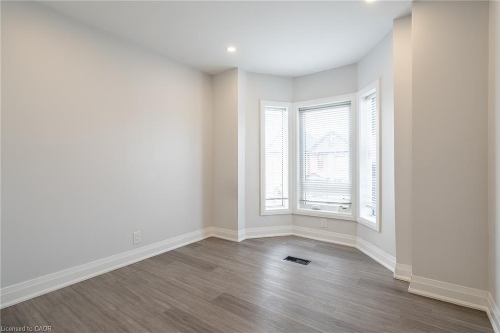 536 Cannon Street E Property Photo 32