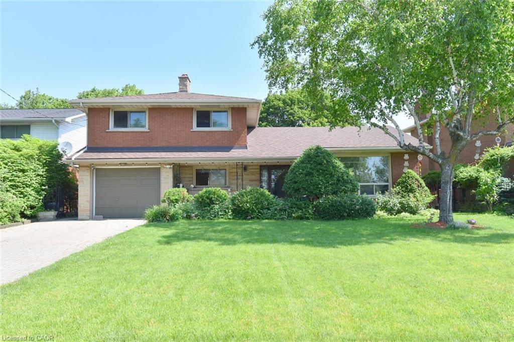 372 Fennell Avenue W Property Photo 1
