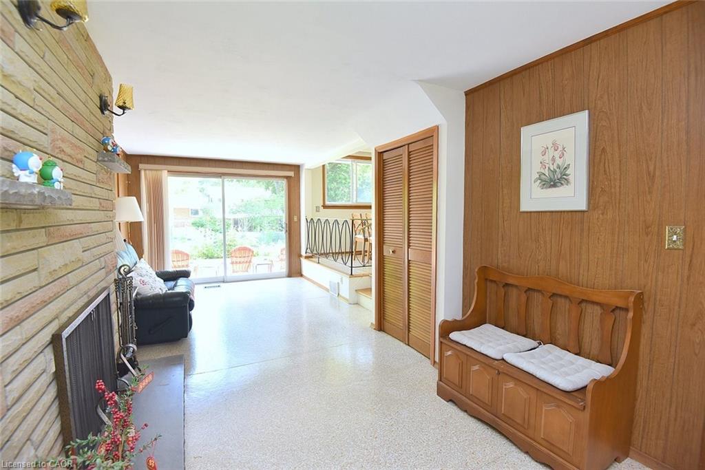 372 Fennell Avenue W Property Photo 14