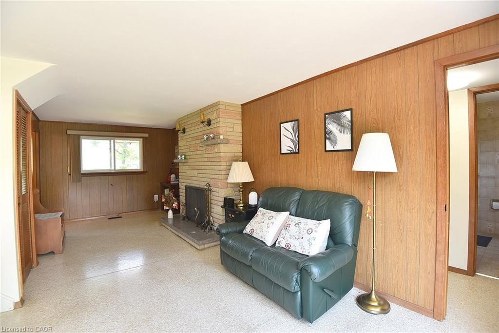 372 Fennell Avenue W Property Photo 16