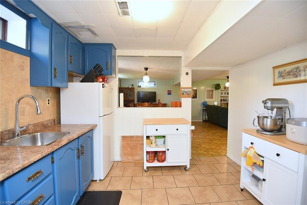 372 Fennell Avenue W Property Photo 25