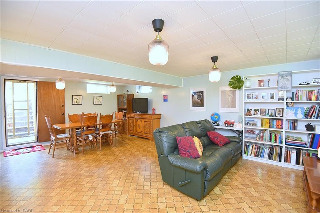 372 Fennell Avenue W Property Photo 29