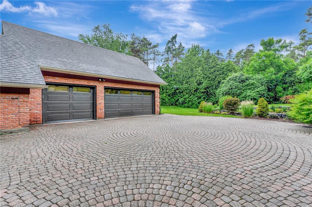22 Deerpath Court Property Photo 4