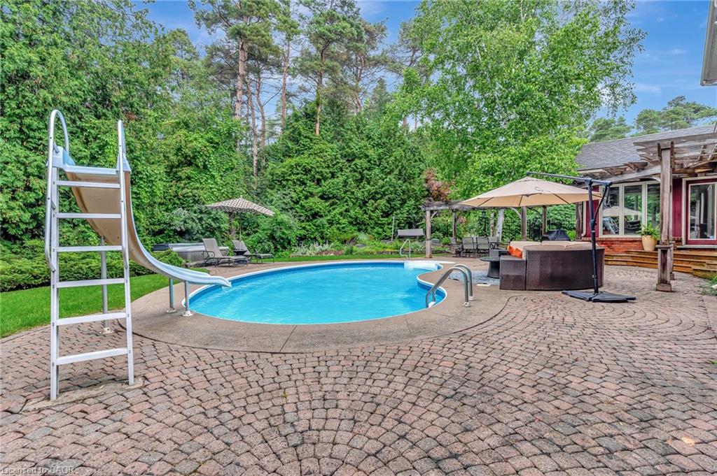 22 Deerpath Court Property Photo 7