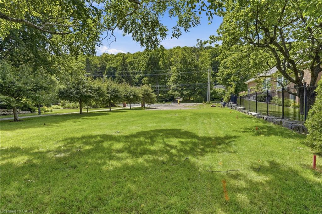 A-292 Main Street W Property Photo 5