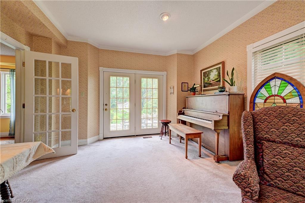 11 Lorraine Drive Property Photo 9