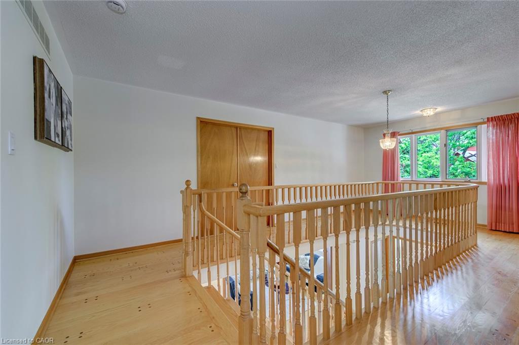 2921 Caradoc Lane Property Photo 20