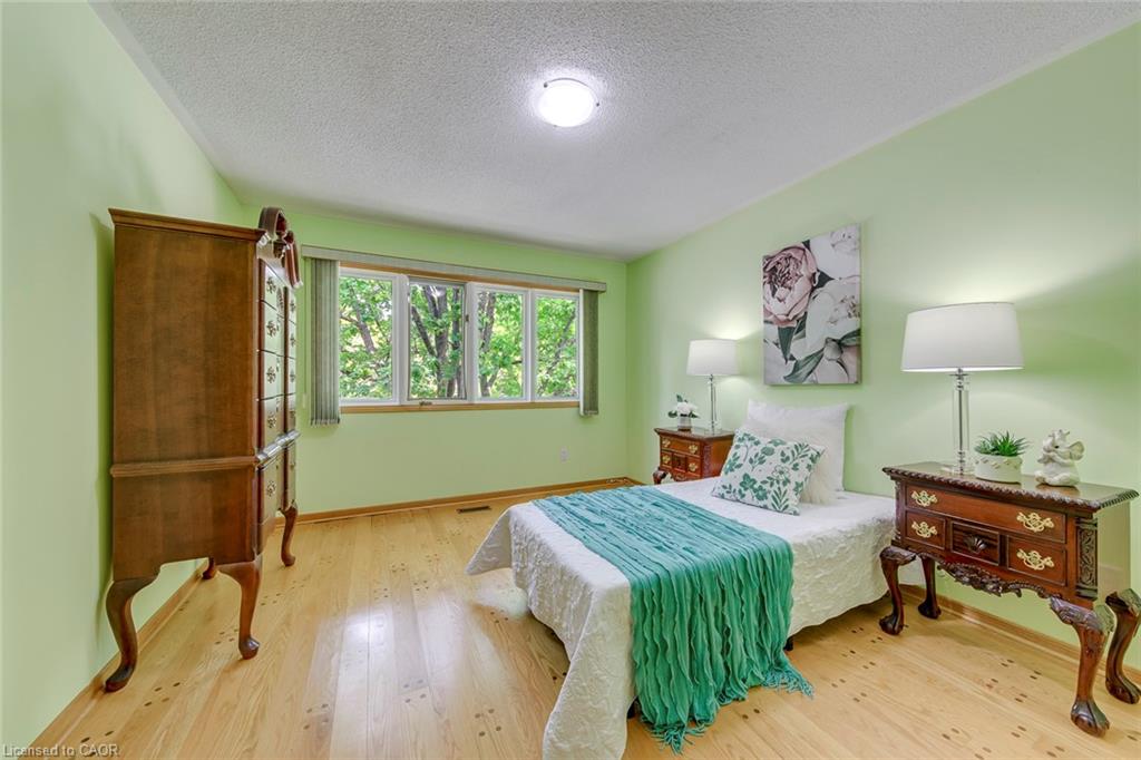 2921 Caradoc Lane Property Photo 27