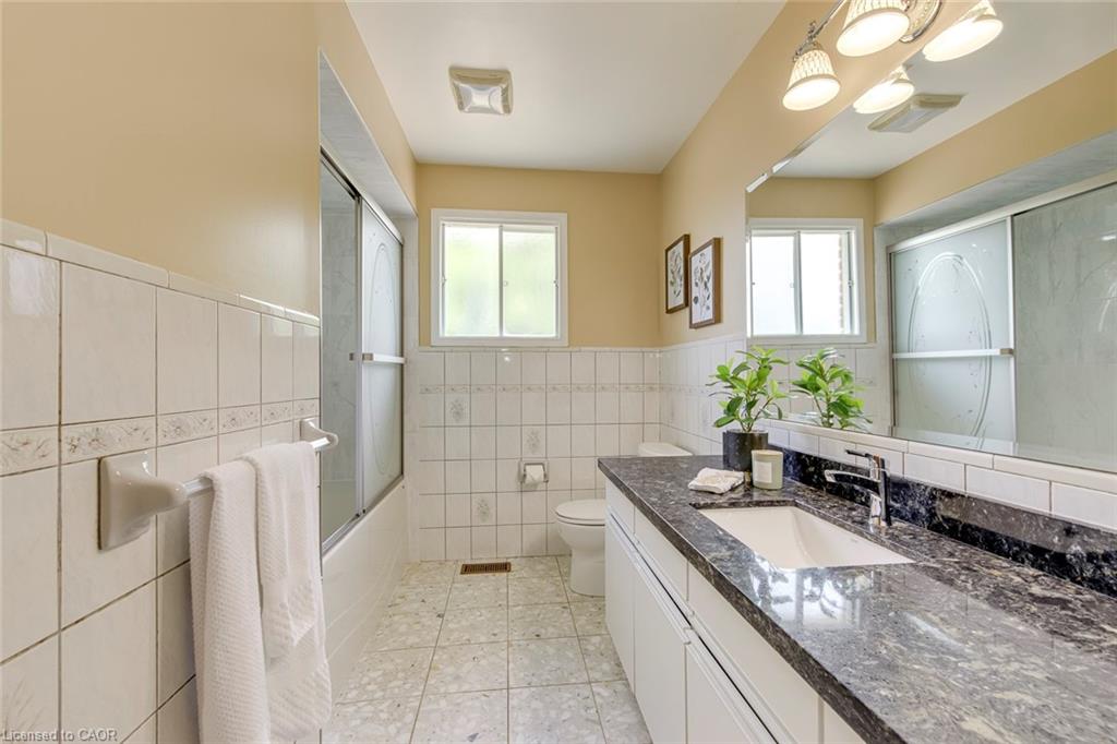 2921 Caradoc Lane Property Photo 28