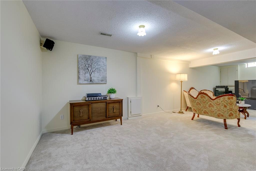 2921 Caradoc Lane Property Photo 30