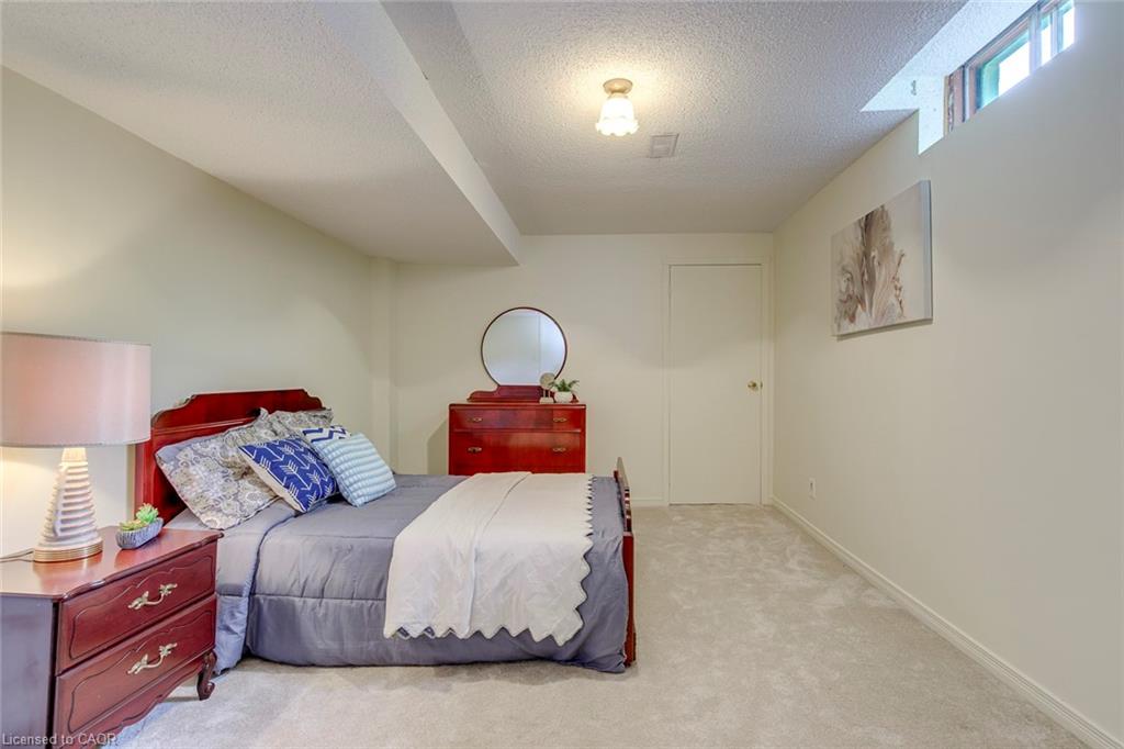 2921 Caradoc Lane Property Photo 33