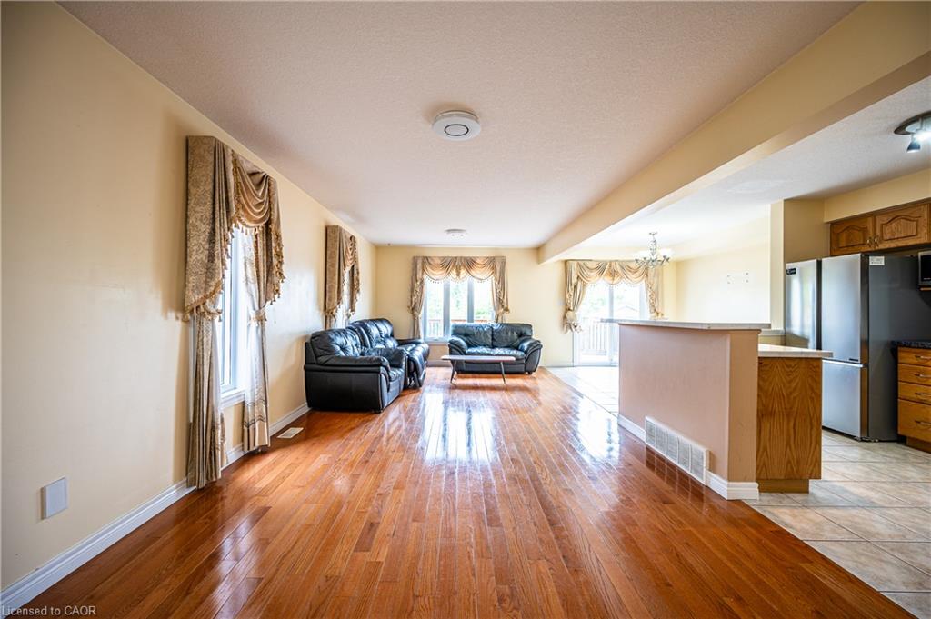 136 Hidden Creek Drive Property Photo 4
