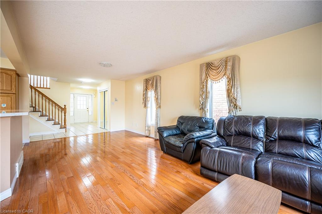 136 Hidden Creek Drive Property Photo 8
