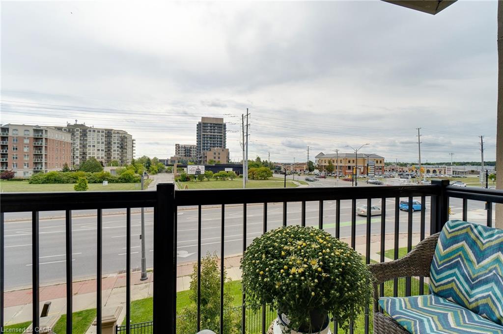 305-2045 Appleby Line Property Photo 11