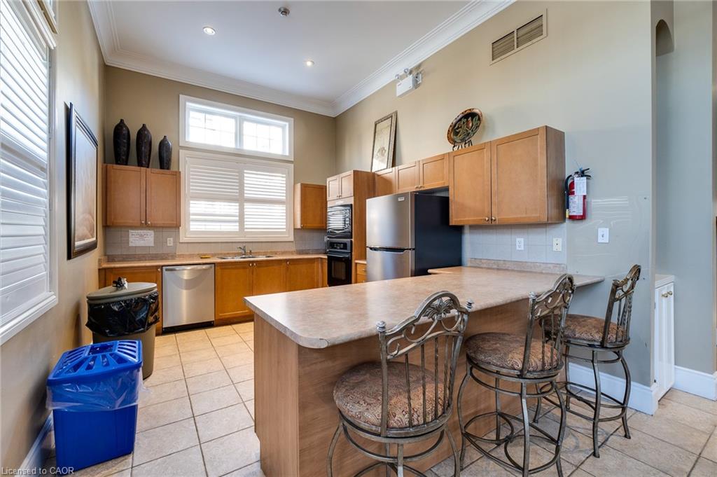 305-2045 Appleby Line Property Photo 16