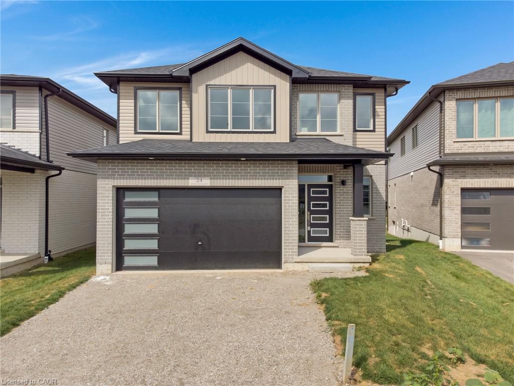 24 Moon Crescent Property Photo 2