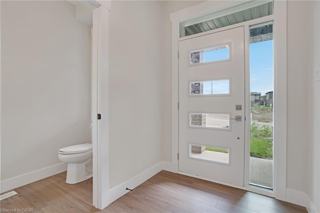24 Moon Crescent Property Photo 3