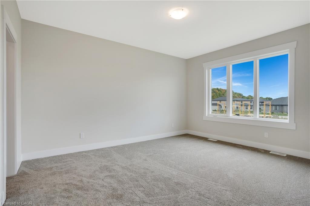 24 Moon Crescent Property Photo 19