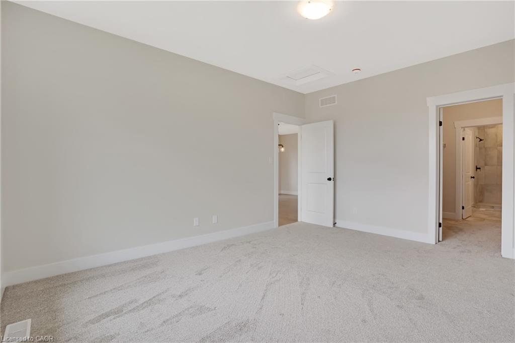 24 Moon Crescent Property Photo 20