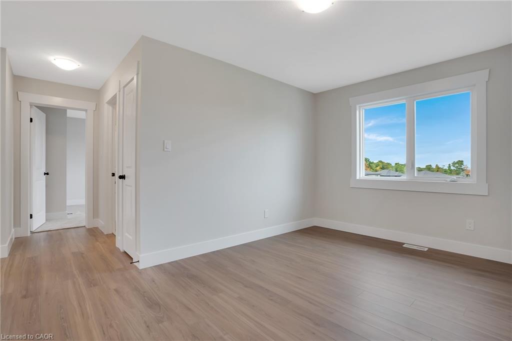 24 Moon Crescent Property Photo 24