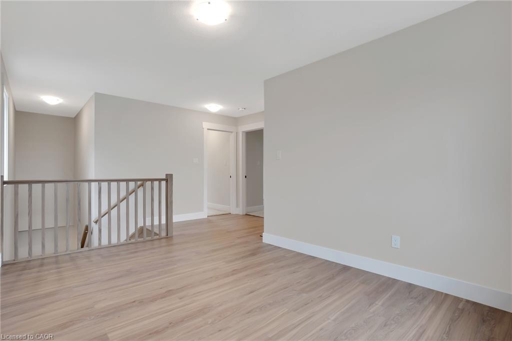 24 Moon Crescent Property Photo 25