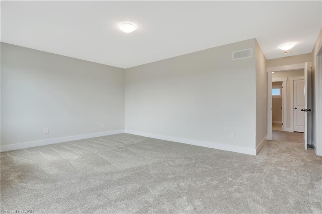 24 Moon Crescent Property Photo 28