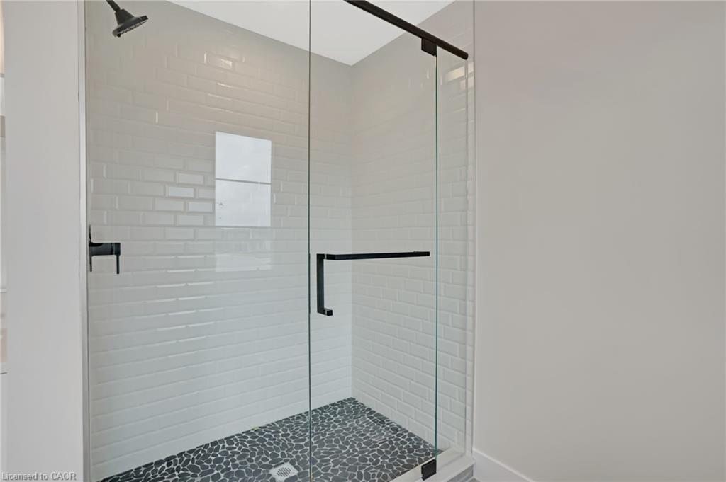 24 Moon Crescent Property Photo 32