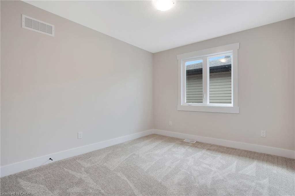 24 Moon Crescent Property Photo 34
