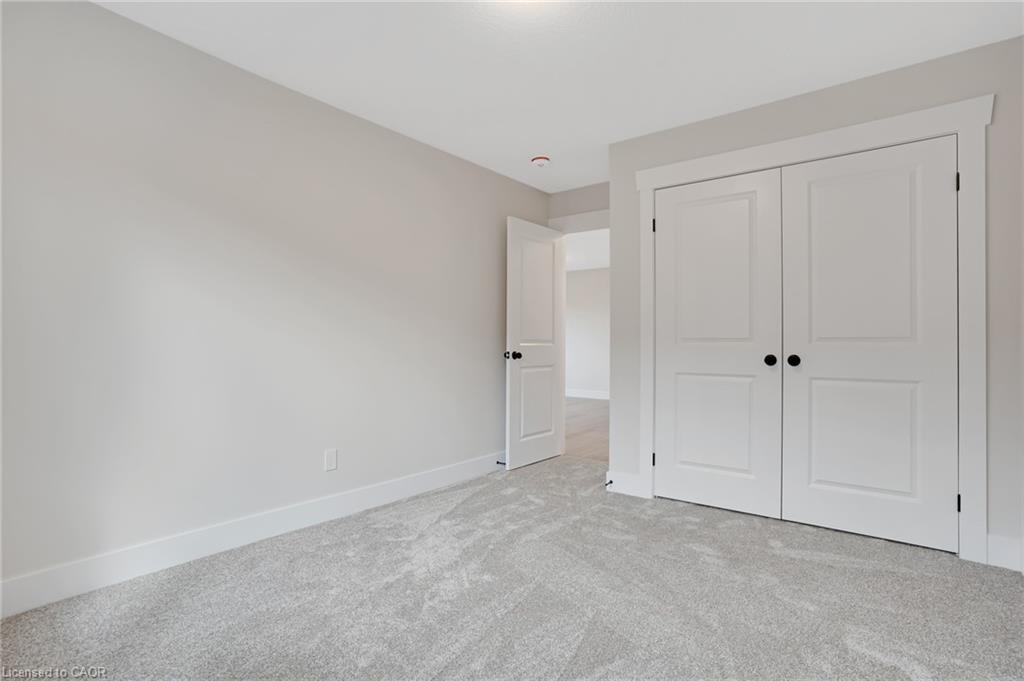 24 Moon Crescent Property Photo 35