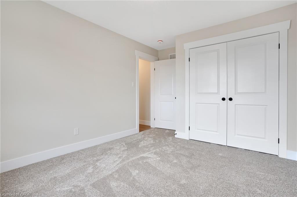 24 Moon Crescent Property Photo 37