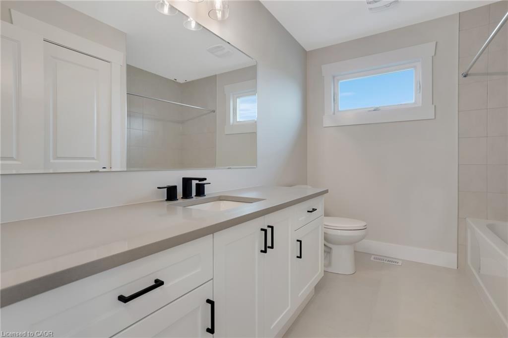 24 Moon Crescent Property Photo 38